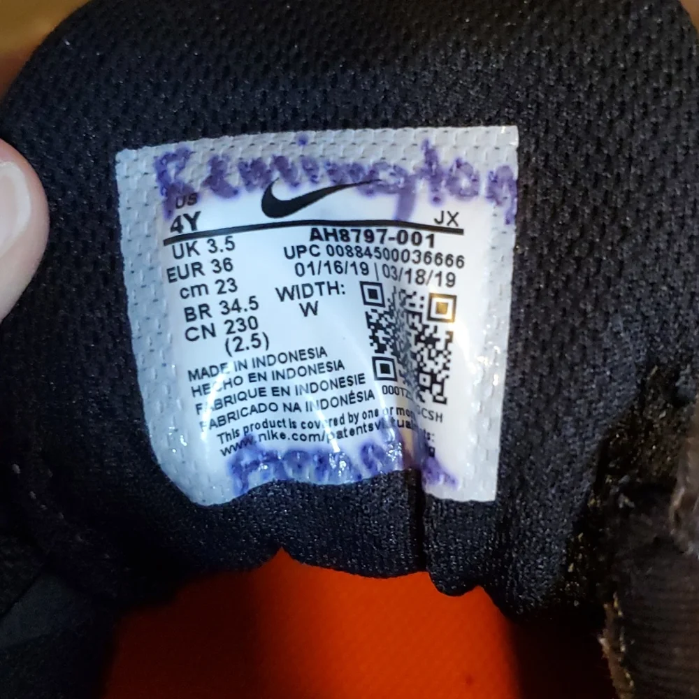 Nike Revolution Kids Running Shoes Size  4